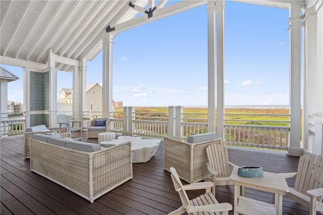 180 Sunrise Ave, Port Aransas, TX 78373