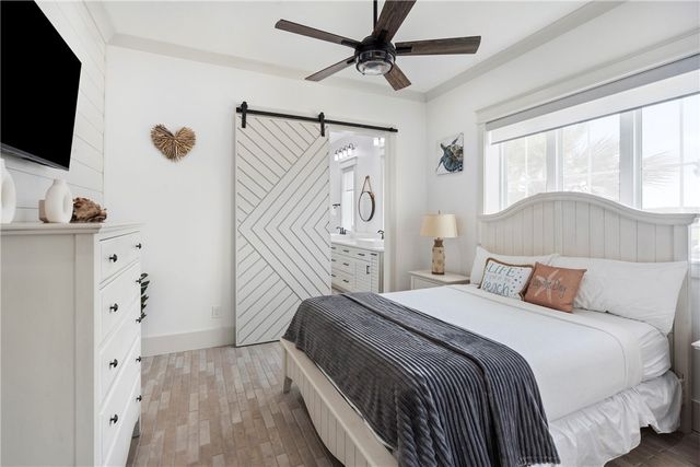 180 Sunrise Ave, Port Aransas, TX 78373