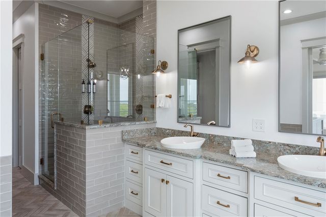 180 Sunrise Ave, Port Aransas, TX 78373