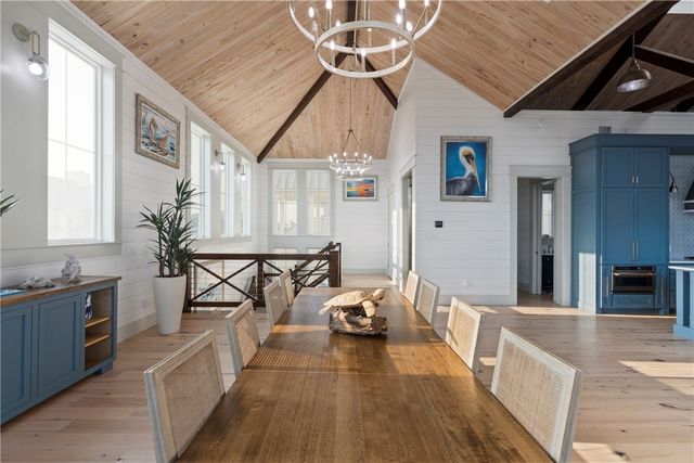 180 Sunrise Ave, Port Aransas, TX 78373