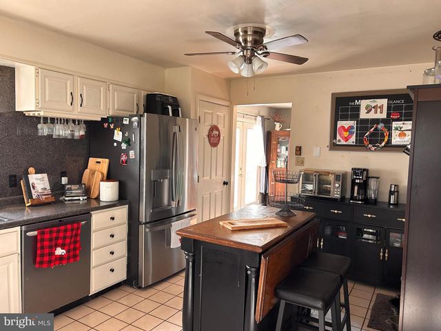 1270 FAIRVIEW DR, Bellefonte, PA 16823