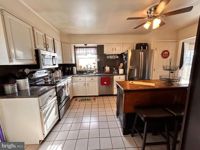 1270 FAIRVIEW DR, Bellefonte, PA 16823