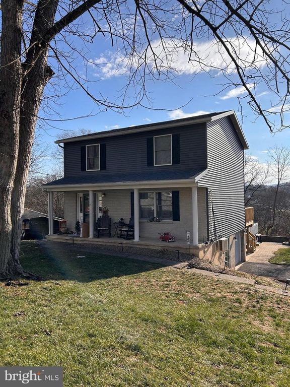 1270 FAIRVIEW DR, Bellefonte, PA 16823