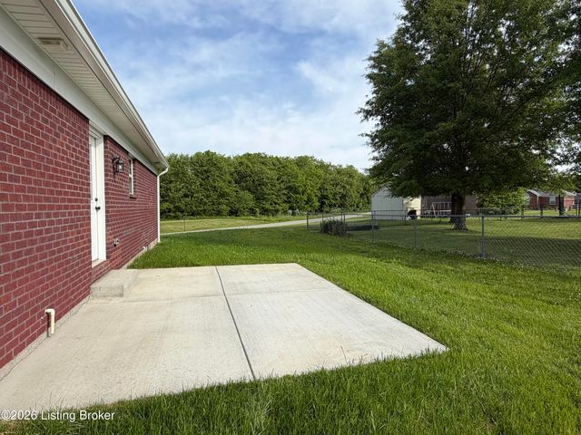 100 Clear Spring Dr, Bardstown, KY 40004