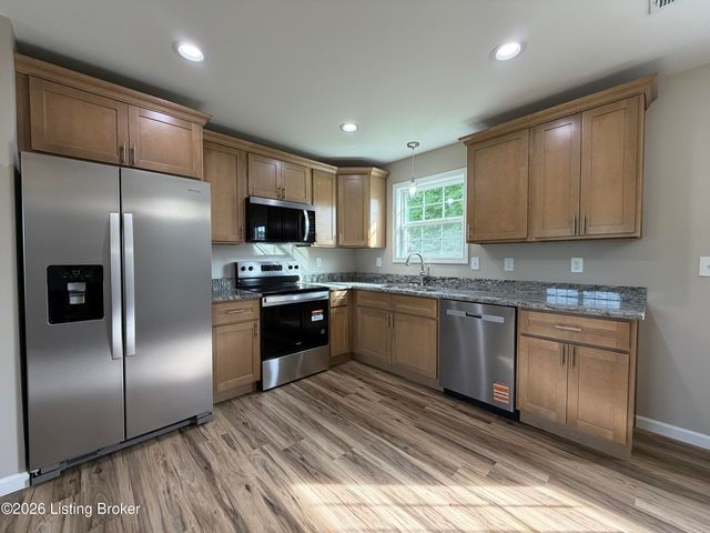 100 Clear Spring Dr, Bardstown, KY 40004
