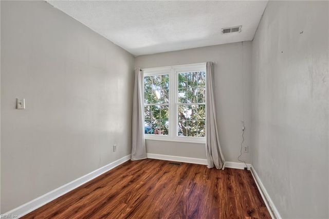 204 Arabian CIR, Yorktown, VA 23693