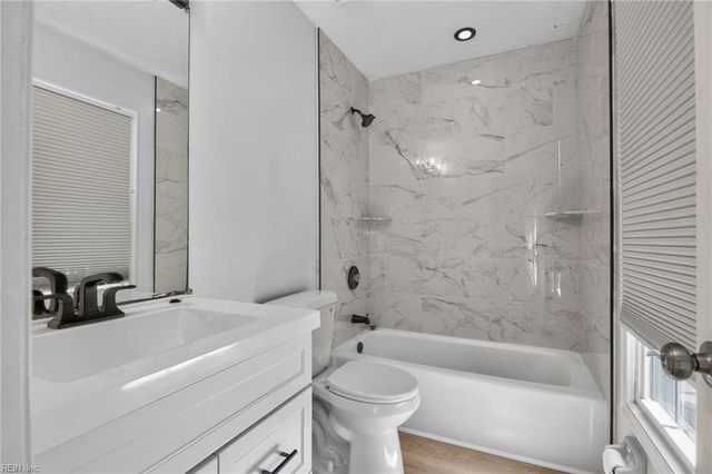 204 Arabian CIR, Yorktown, VA 23693