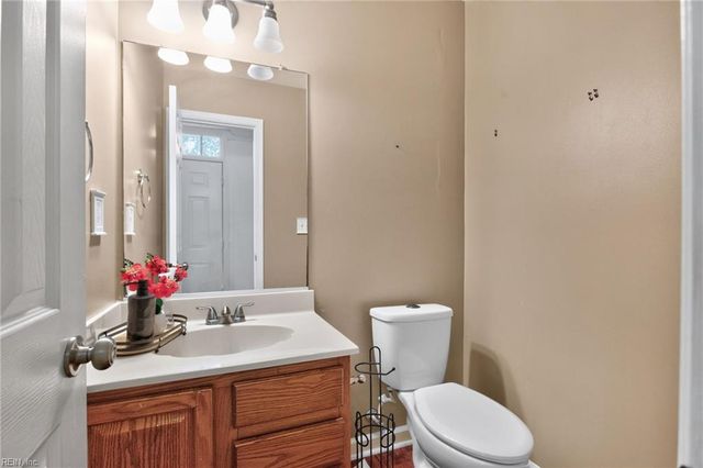 204 Arabian CIR, Yorktown, VA 23693