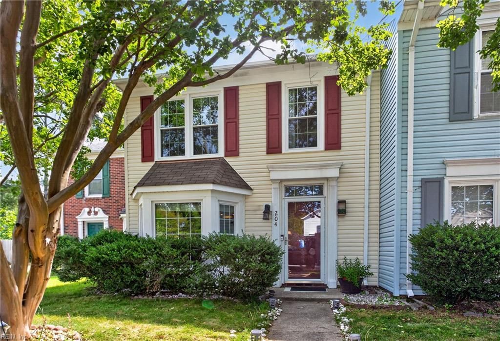204 Arabian CIR, Yorktown, VA 23693
