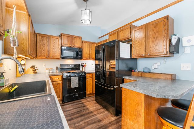 2722 S Crestline Cir, Wichita, KS 67215