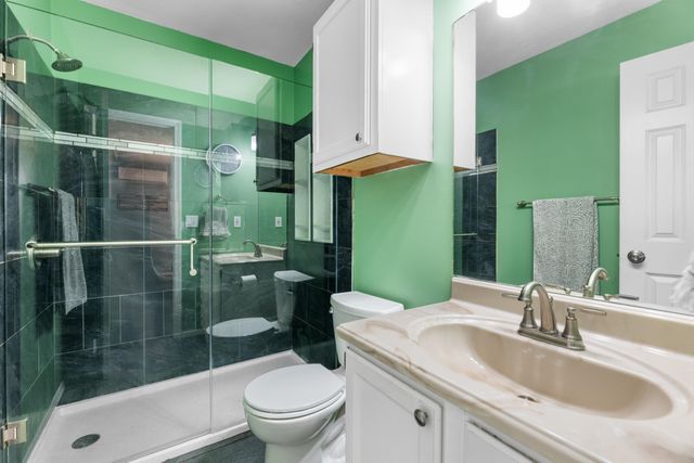 2722 S Crestline Cir, Wichita, KS 67215