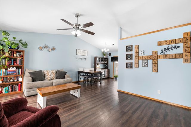 2722 S Crestline Cir, Wichita, KS 67215