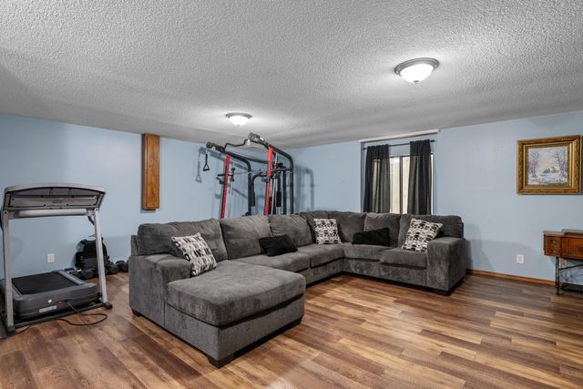 2722 S Crestline Cir, Wichita, KS 67215