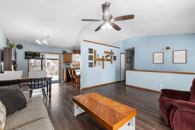 2722 S Crestline Cir, Wichita, KS 67215