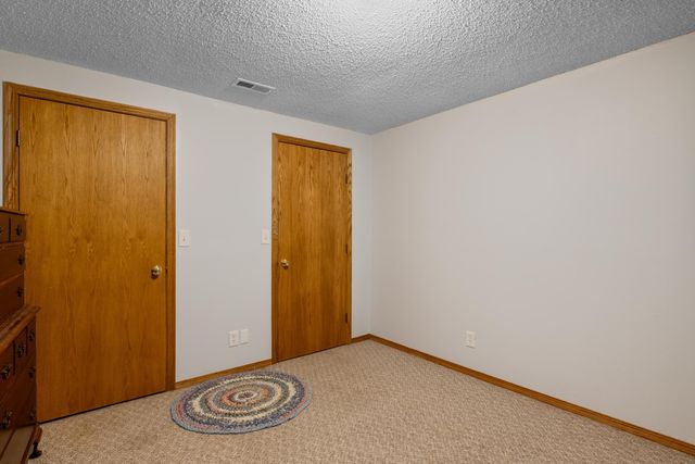 2722 S Crestline Cir, Wichita, KS 67215