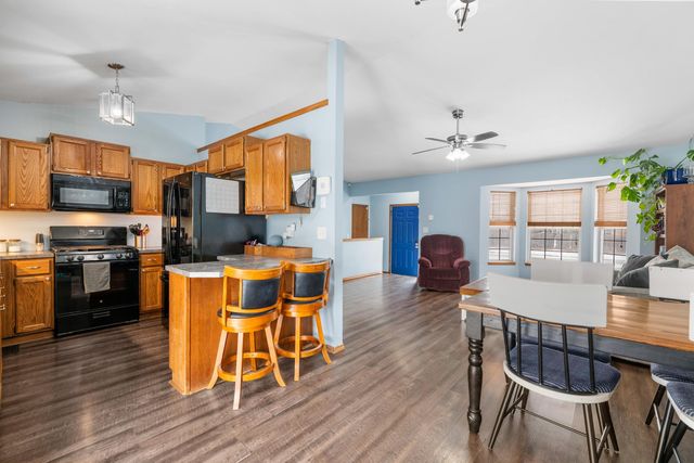 2722 S Crestline Cir, Wichita, KS 67215