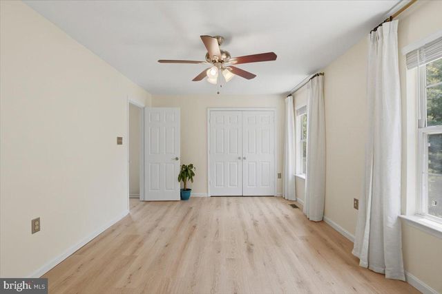 401 NIKKI TER SE, Leesburg, VA 20175