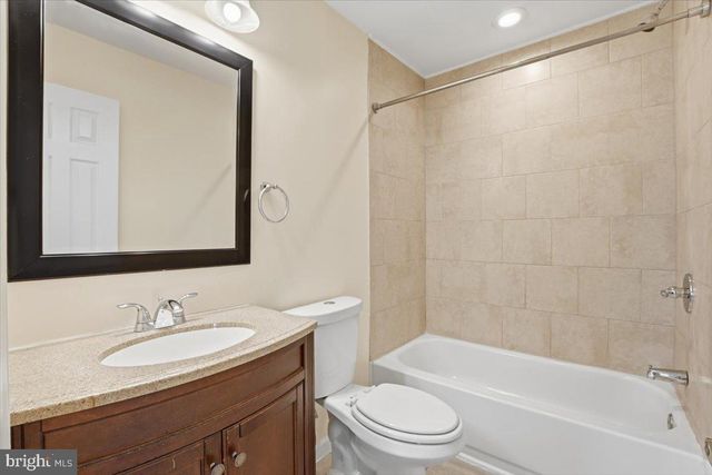 401 NIKKI TER SE, Leesburg, VA 20175