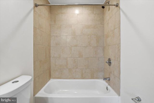 401 NIKKI TER SE, Leesburg, VA 20175