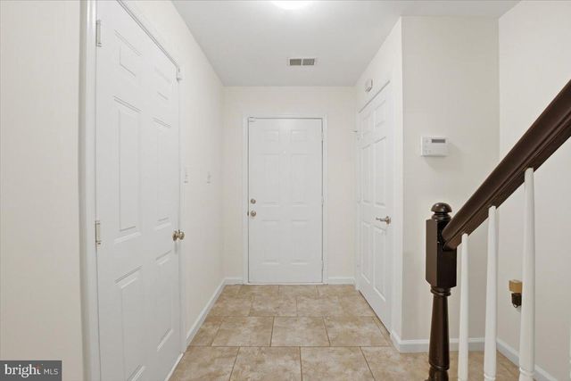 401 NIKKI TER SE, Leesburg, VA 20175