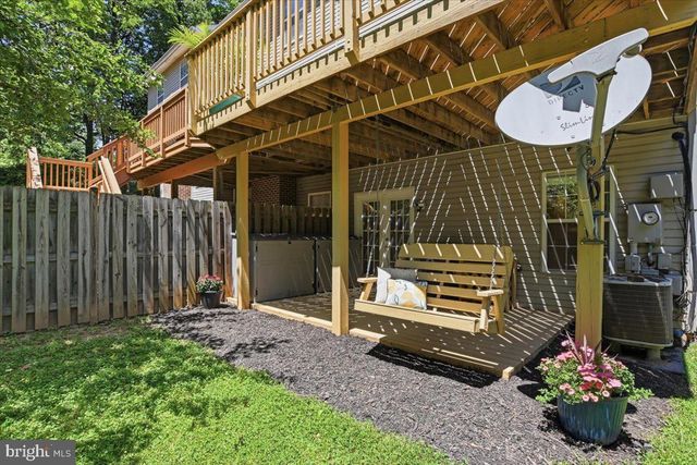 401 NIKKI TER SE, Leesburg, VA 20175