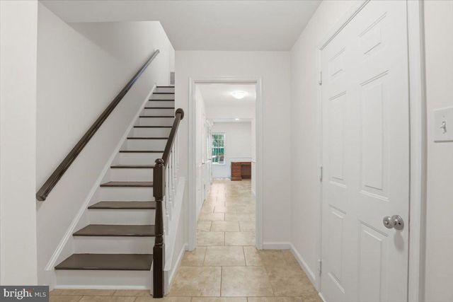 401 NIKKI TER SE, Leesburg, VA 20175