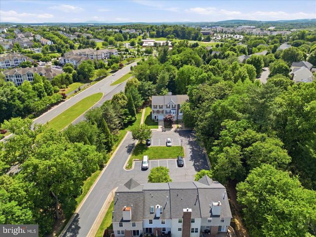 401 NIKKI TER SE, Leesburg, VA 20175