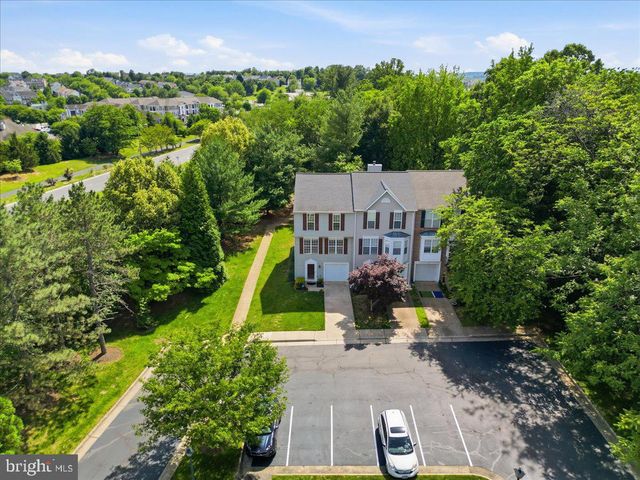 401 NIKKI TER SE, Leesburg, VA 20175