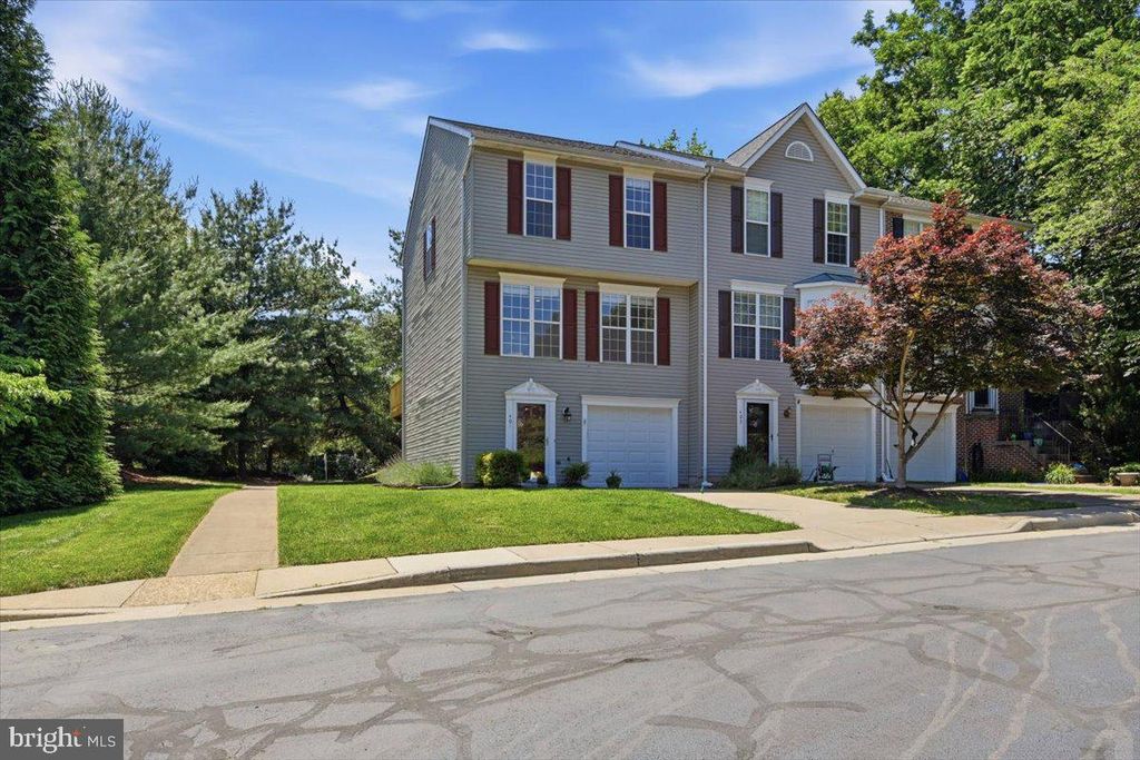 401 NIKKI TER SE, Leesburg, VA 20175