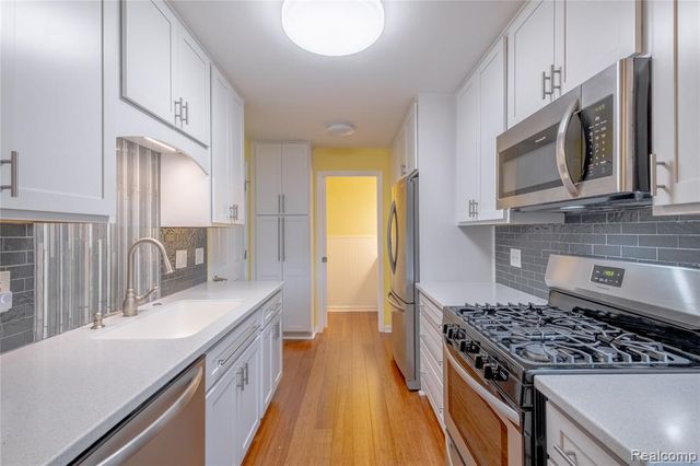 12266 Woodside Drive, Grand Blanc, MI 48439