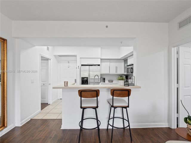 888 S Douglas Rd 302, Coral Gables, FL 33134