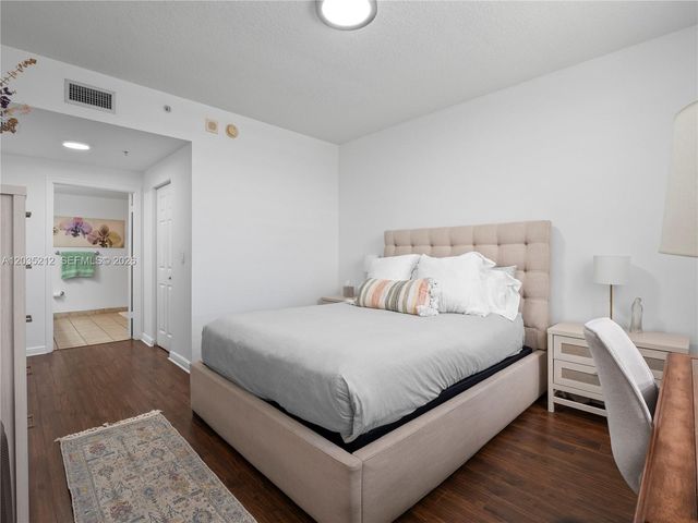 888 S Douglas Rd 302, Coral Gables, FL 33134