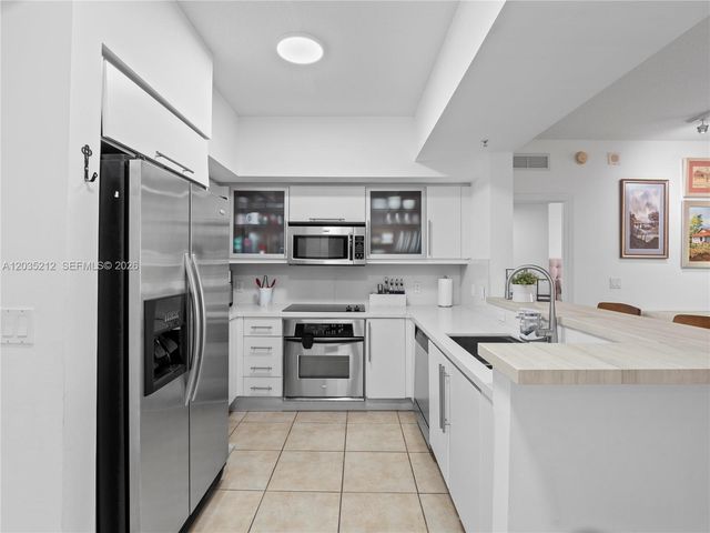 888 S Douglas Rd 302, Coral Gables, FL 33134