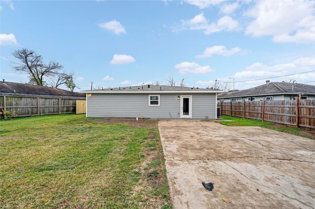 715 Nell Street, Pasadena, TX 77506