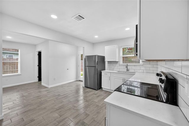 715 Nell Street, Pasadena, TX 77506