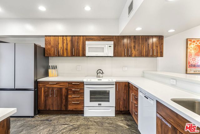 277 E Alejo Road 101, Palm Springs, CA 92262