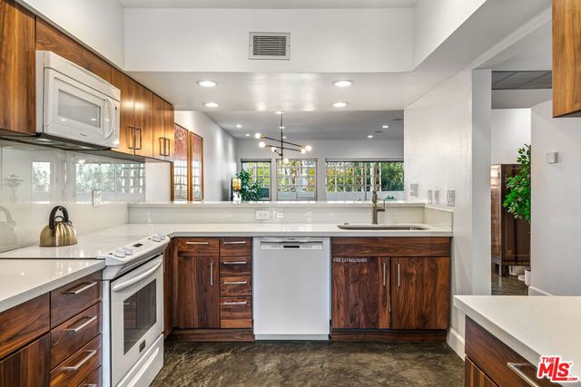 277 E Alejo Road 101, Palm Springs, CA 92262