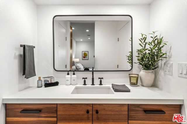 277 E Alejo Road 101, Palm Springs, CA 92262