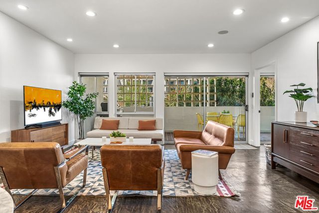 277 E Alejo Road 101, Palm Springs, CA 92262