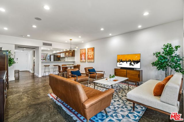 277 E Alejo Road 101, Palm Springs, CA 92262