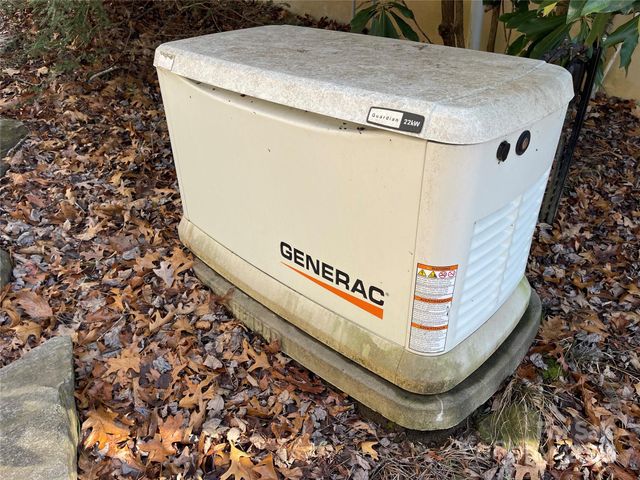 102 Knobster Way, Glenville, NC 28736