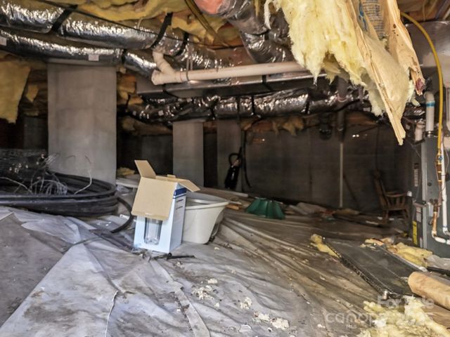 102 Knobster Way, Glenville, NC 28736