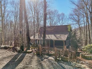 102 Knobster Way, Glenville, NC 28736