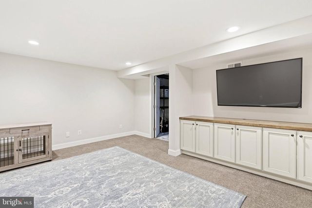 3817 REN RD, Fairfax, VA 22030