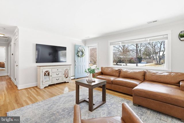 3817 REN RD, Fairfax, VA 22030