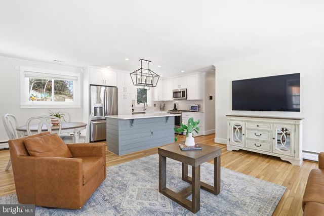 3817 REN RD, Fairfax, VA 22030