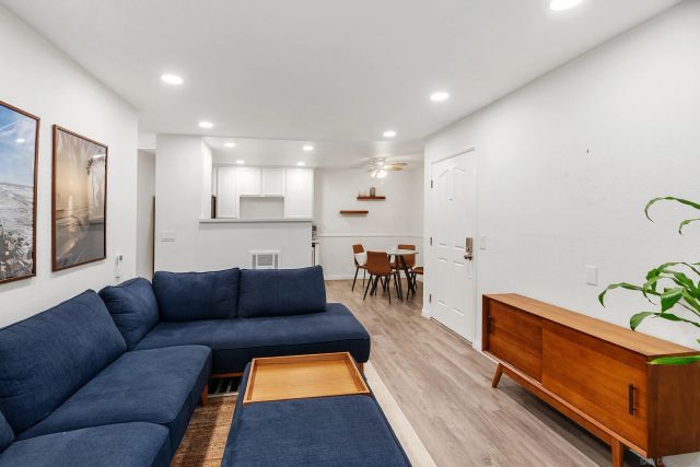 1810 S El Camino Real 101, Encinitas, CA 92024