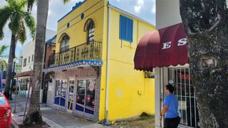 2272 SW 8th St, Miami, FL 33135