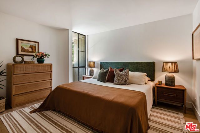 11645 Montana Avenue 101, Los Angeles, CA 90049