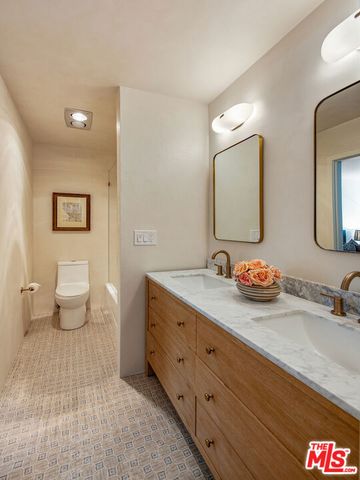 11645 Montana Avenue 101, Los Angeles, CA 90049